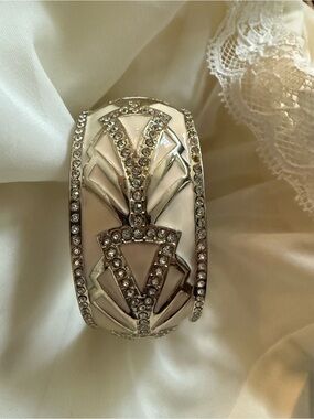 VTG SEQUIN Cream Gold Rhinestone Crystal Bangle Bracelet 1990s w Clamper Closure